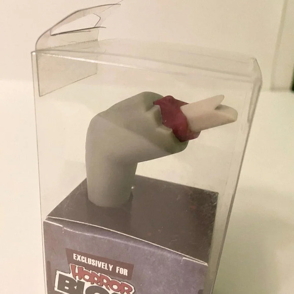 2015 Zombie Finger Wine  Stopper Horror Block Exclusive Halloween - Picture 8 of 9